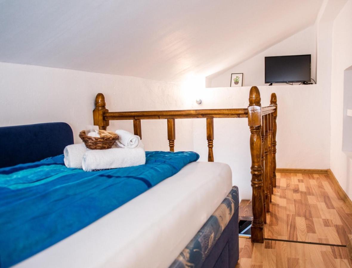Troll'S House Apartment Sibiu Bagian luar foto