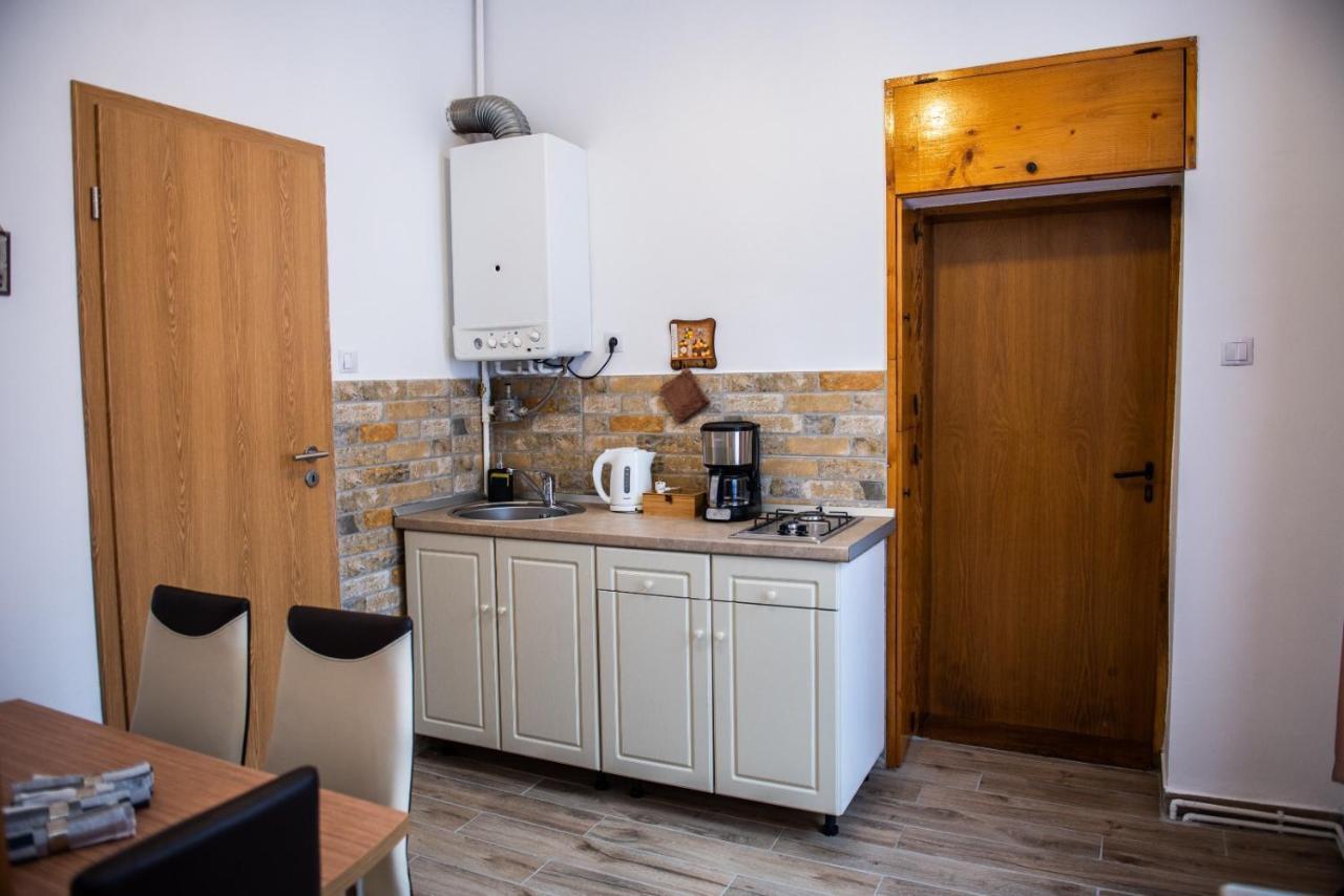 Troll'S House Apartment Sibiu Bagian luar foto