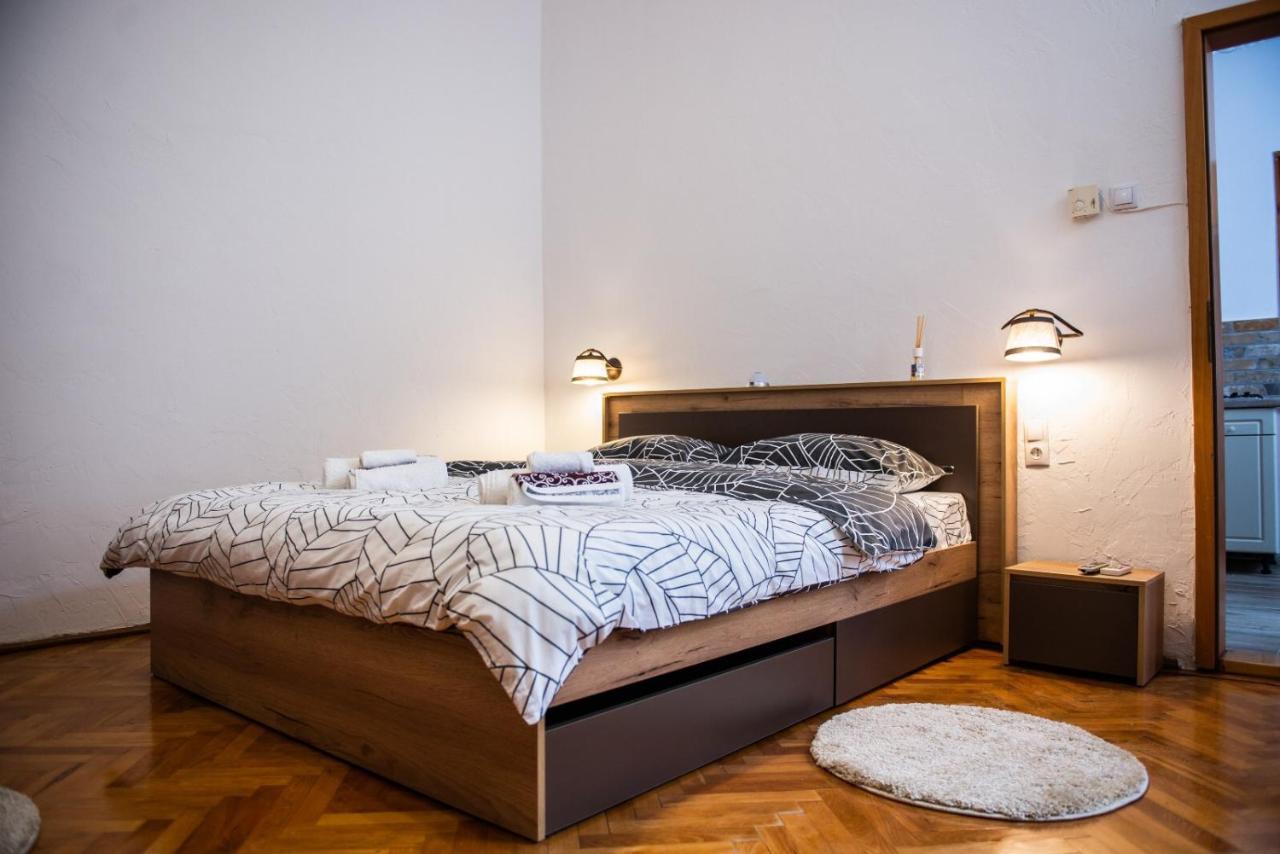 Troll'S House Apartment Sibiu Bagian luar foto