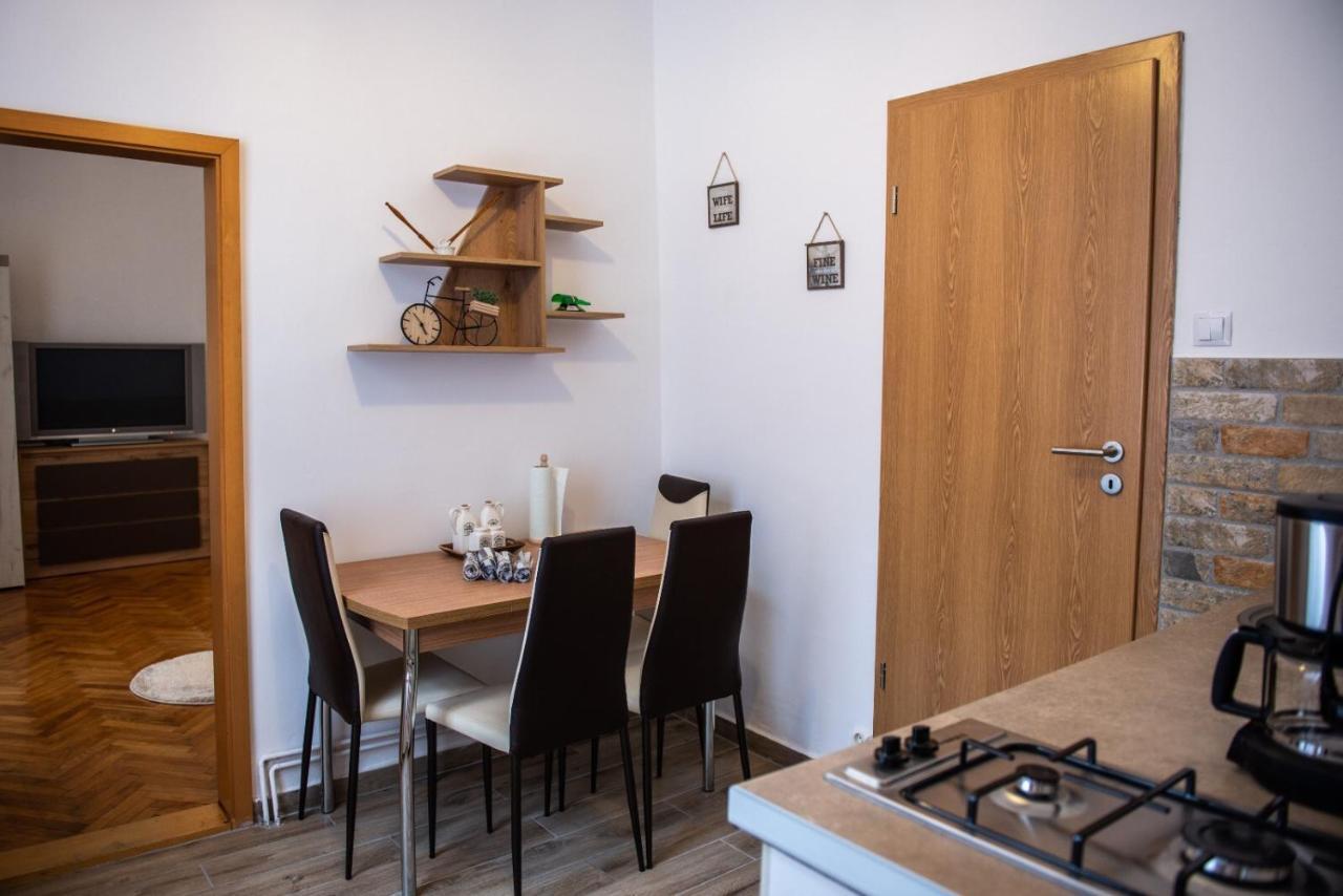 Troll'S House Apartment Sibiu Bagian luar foto