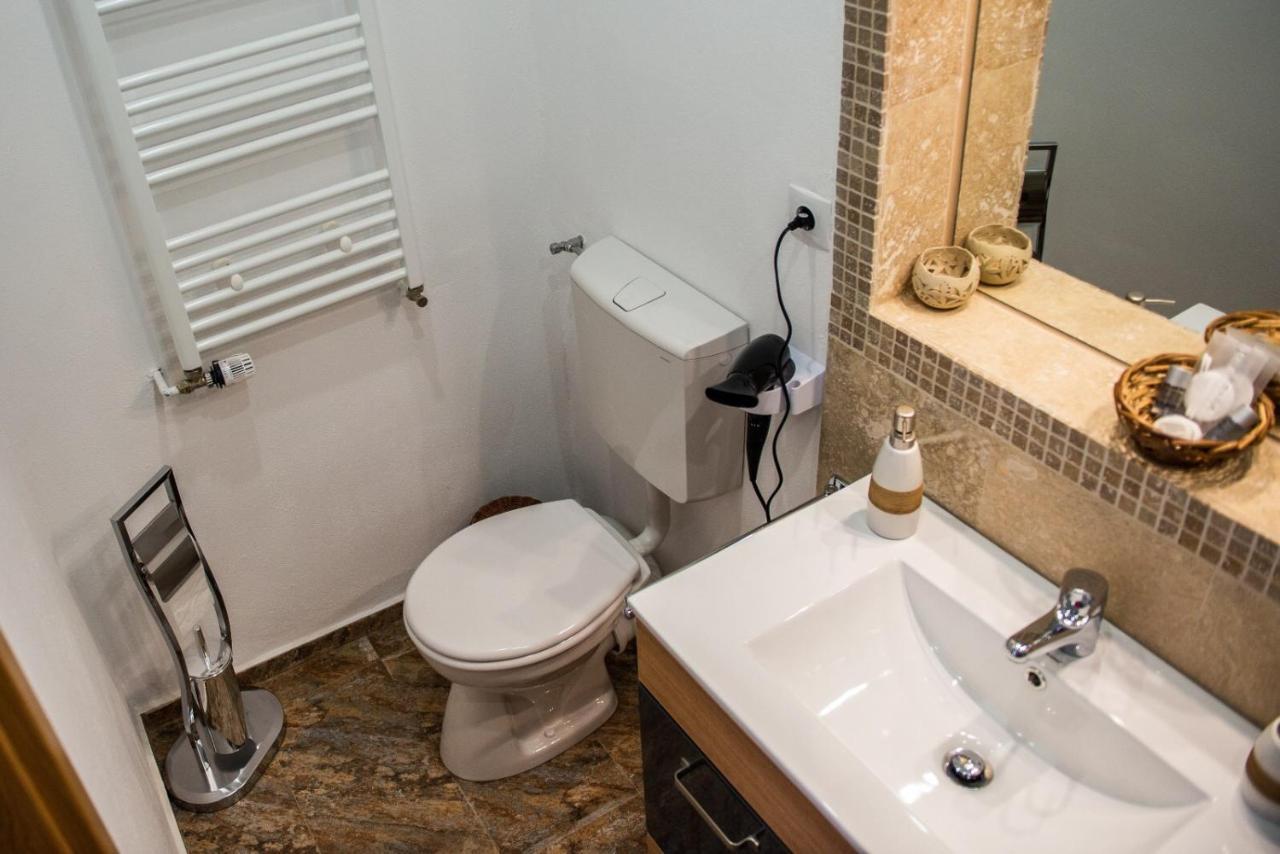 Troll'S House Apartment Sibiu Bagian luar foto