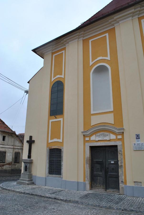 Troll'S House Apartment Sibiu Bagian luar foto